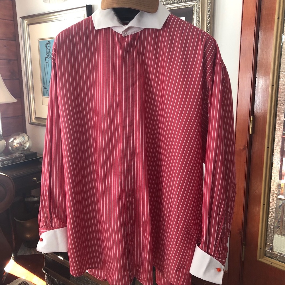 Stylish Men’s White Cuffed Button Down